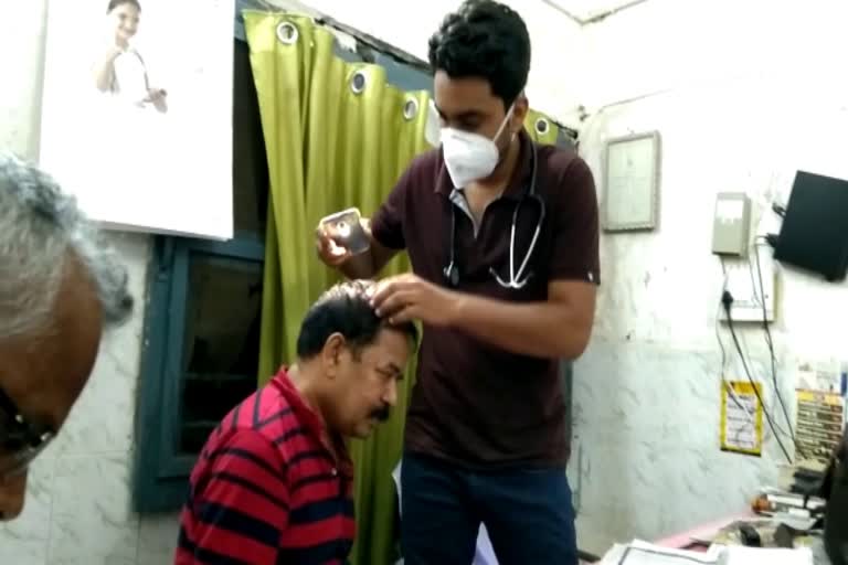 senior-medical-officer-dr-sushil-gupta-attacked-by-two-masked-men-in-kanker