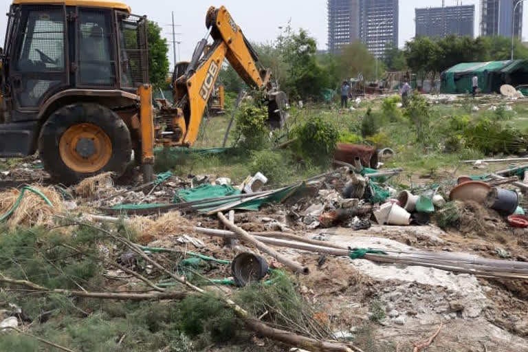 encroachment on land of greater noida authority by land mafia