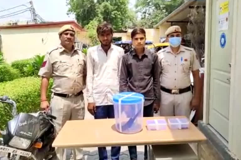 kapseda police arrested two accused in delhi