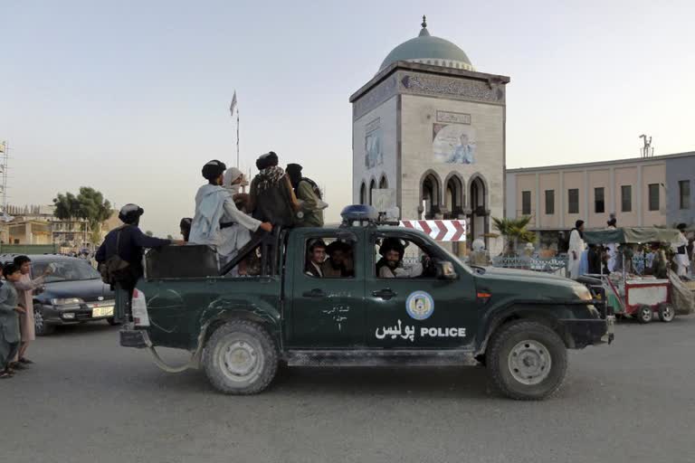 Afghan citizens greet Taliban with flowers