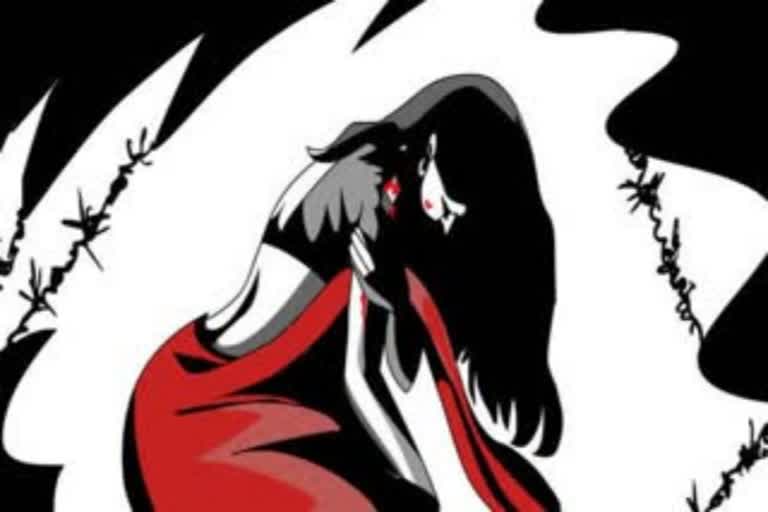 22 year old woman gang raped in moving car in delhi