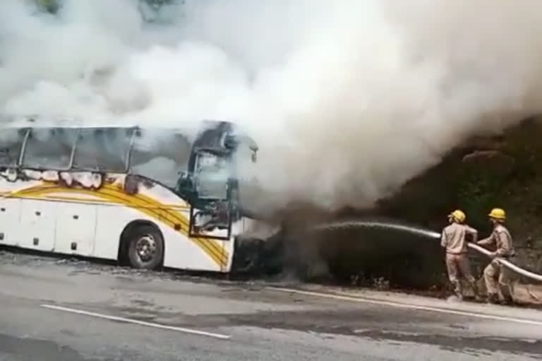 bus cought fire in kullu