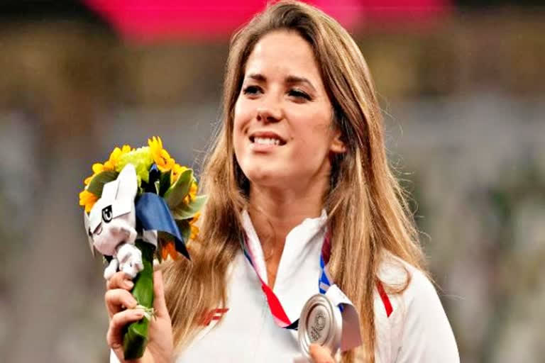 poland-javelin-thrower-maria-andrejczyk-auctions-tokyo-2020-silver-medal-to-help-eight-month-old-get-heart-surgery