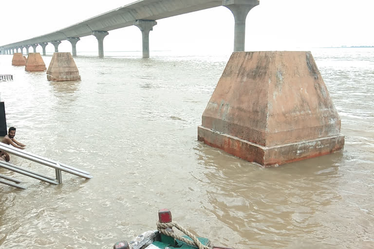 गंगा के जलस्तर में तेजी गिरावट