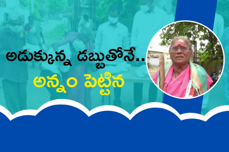 beggar-distributed-food-for-needy-people-at-peddapalli