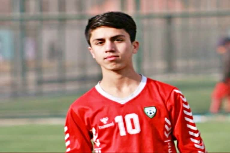 Afghan footballer Anwari dies  Afghan footballer  Anwari dies  US military plane  अमेरिकी सैन्य विमान  अफगान फुटबॉलर अनवारी की मौत  अफगान फुटबॉलर जकी अनवारी  Afghanistan Crisis
