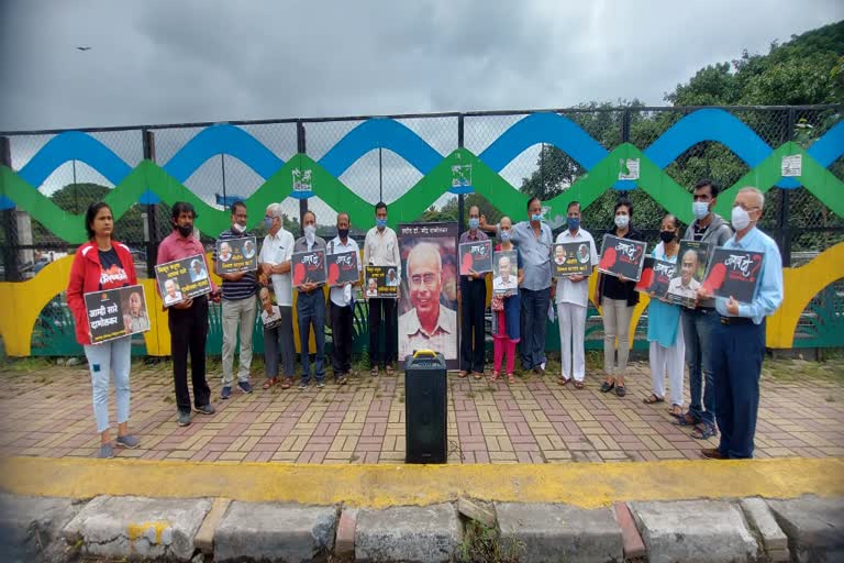 pays homage to Dabholkar on Vitthal Ramji Shinde bridge