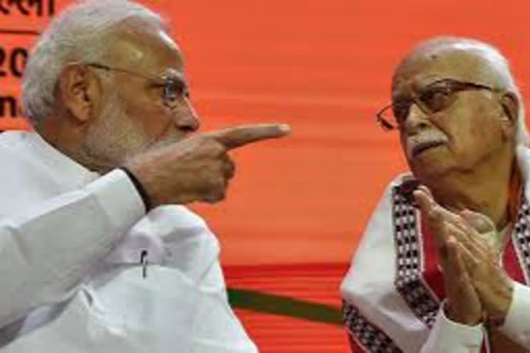 after a long time narendra modi and lk advani appears in one frame