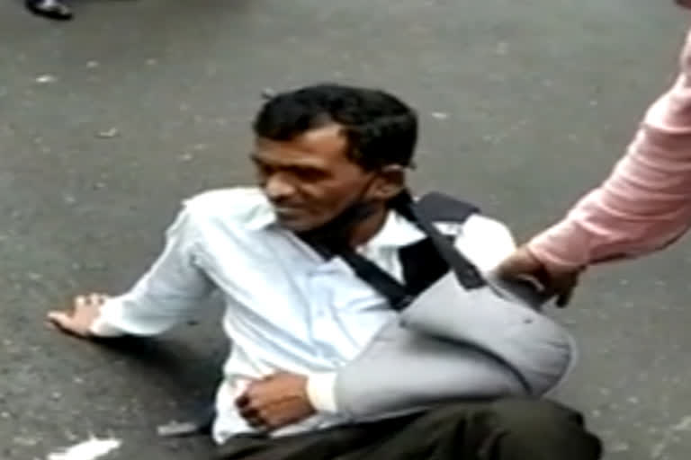 ATTEMPT TO COMMIT SUICIDE BY TAKING POISON AT MANTRALAYA MUMBAI