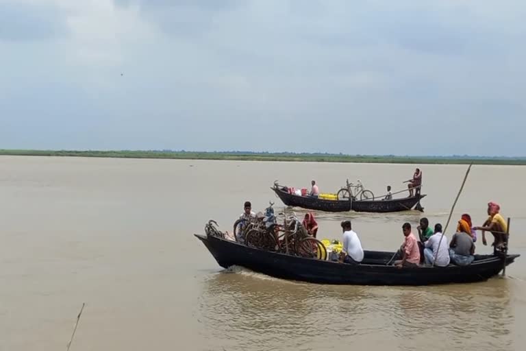 passenger-ship-closed-due-to-rise-in-water-level-of-ganga-in-sahibganj