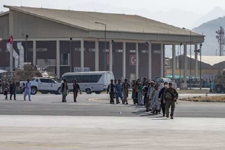 Multiple Afghan media outlets report kidnapping by Taliban of persons awaiting evacuation from #Kabul.