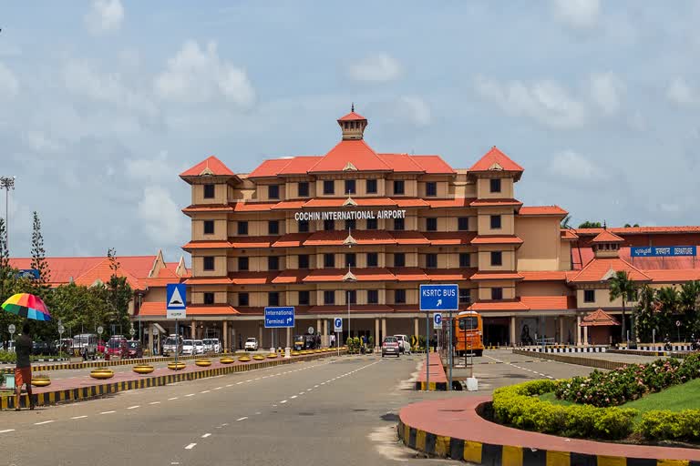 nedumbassery airport  Nedumbassery-airport  നെടുമ്പാശ്ശേരി  നെടുമ്പാശ്ശേരി വിമാനതാവളം  സ്വര്‍ണം പിടികൂടി  സ്വര്‍ണവേട്ട