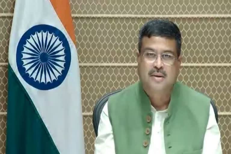 union education minister Dharmendra pradhan virtually meeting on different universitys vcs