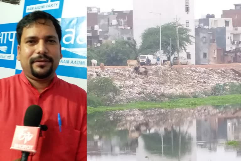 Garbage pile on bank to yamuna of burari in delhi