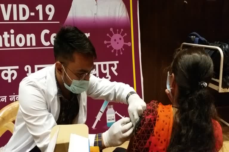 Vaccination affected by festival and lack of vaccine in Raipur