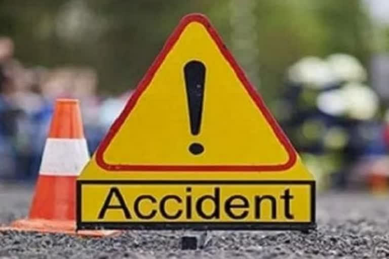 Car_Lorry_Accident_One_Dead_3_Injured