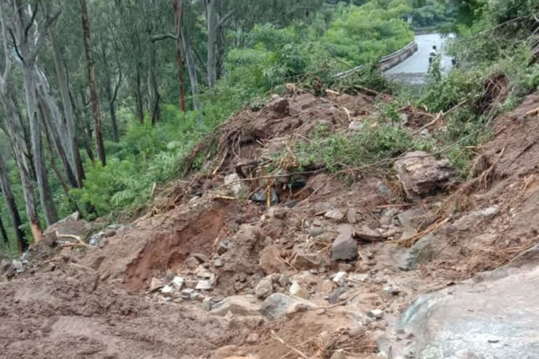 Road closed from heavy rain at Nandi hills