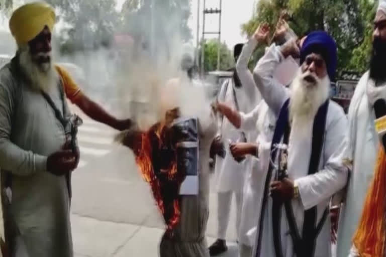 ਗਾਇਕ ਗੁਰਦਾਸ ਮਾਨ ਦਾ ਸਾੜਿਆ ਪੁਤਲਾ