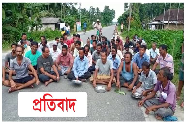 small-traders-protst-in-biswanath-etv-bharat-assam-news