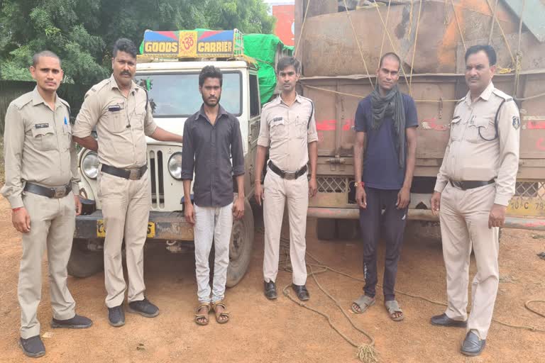 Two main accused and four minors arrested