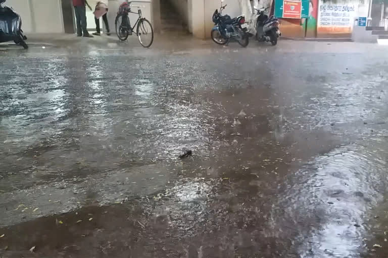 moderate rainfall in chennai