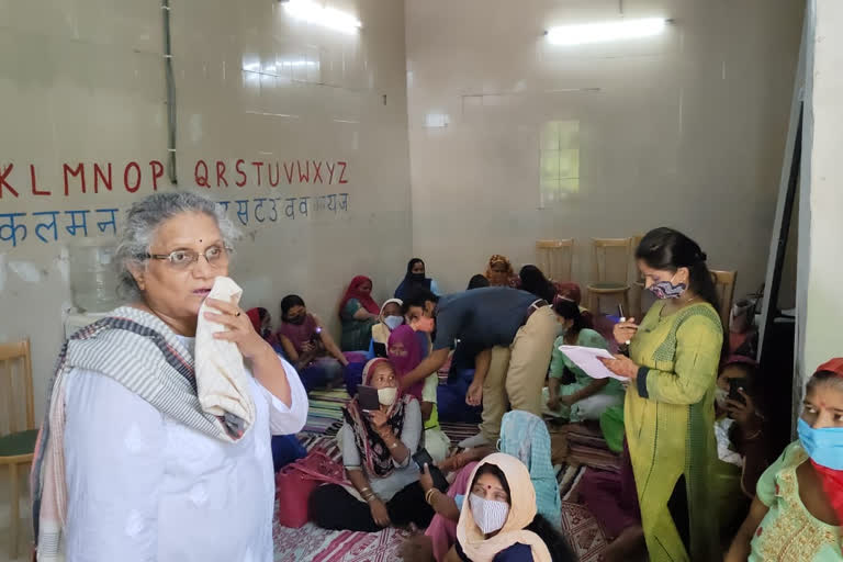 Training to operate mobiles and tabs being given to women sanitation workers IN DELHI