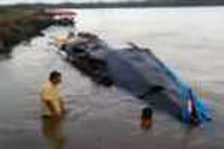 20 killed, 50 missing in motorboat and ship crash in peru