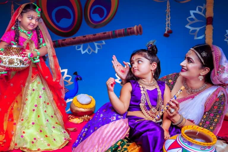 krishna janmashtami shwetha srivatsav daughter photoshoot