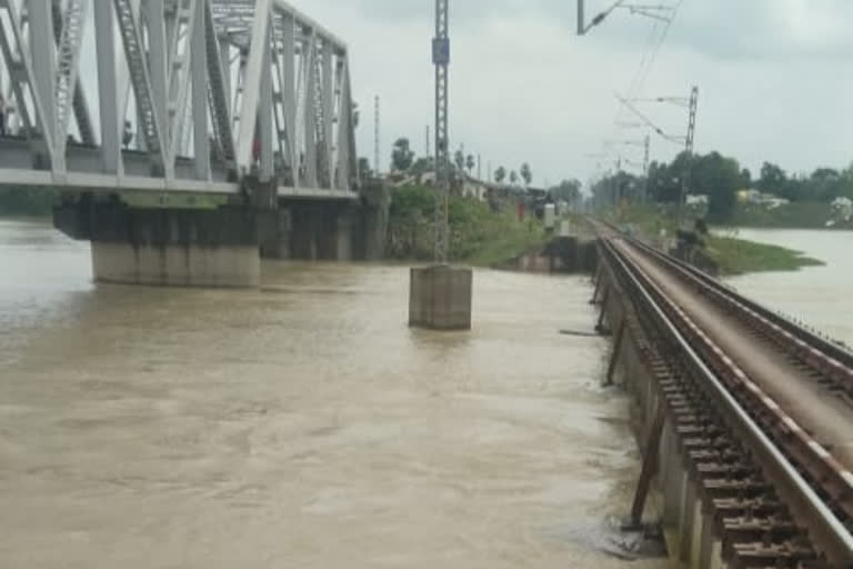 Trains canceled due to flood in Bihar