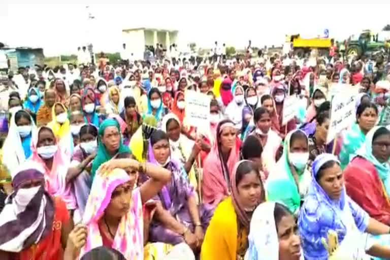 flood victims from nandeshwar village protest