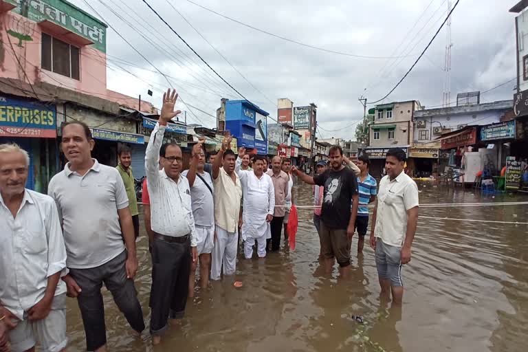 shopkeepers protest Dadri water drainage