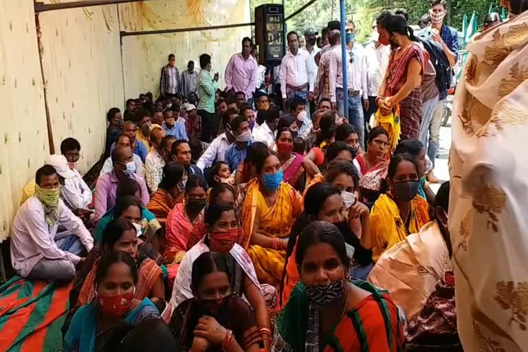 gaonsathi protest in front of bolangir collector office