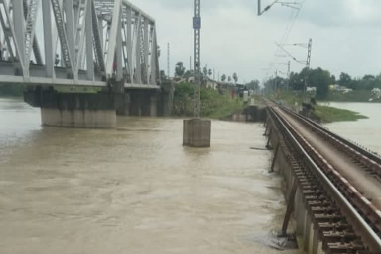 समस्तीपुर दरभंगा रेलखंड पर कई ट्रेन रद्द