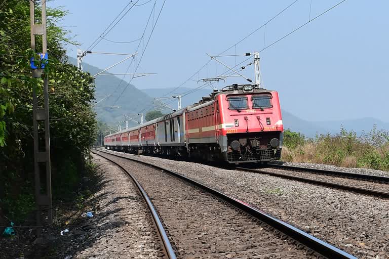 ଆଧୁନିକ LHB କୋଚ ସହିତ ଚଳାଚଳ କରିବ ଭୁବନେଶ୍ୱର-ଜଗଦଳପୁର ହୀରାଖଣ୍ଡ ଏକ୍ସପ୍ରେସ