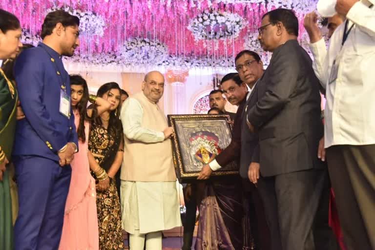 union-minister-amit-shah-attended-pralhad-joshi-daughter-marriage