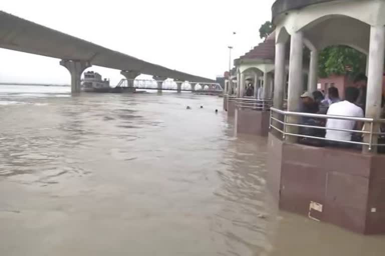 Bihar flood: ବିପଦ ସଙ୍କେତ ଉପରେ 3 ନଦୀ, ପ୍ରଭାବିତ ଜନଜୀବନ