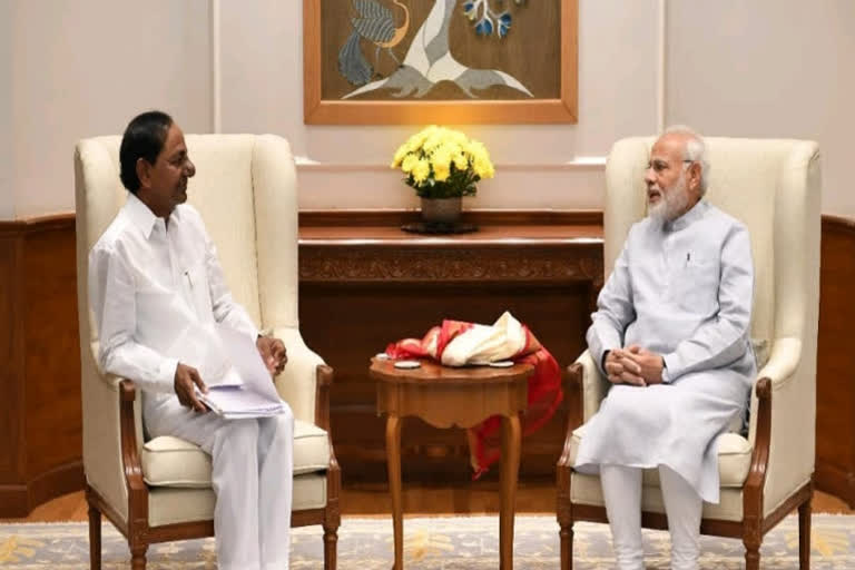 KCR meets Modi