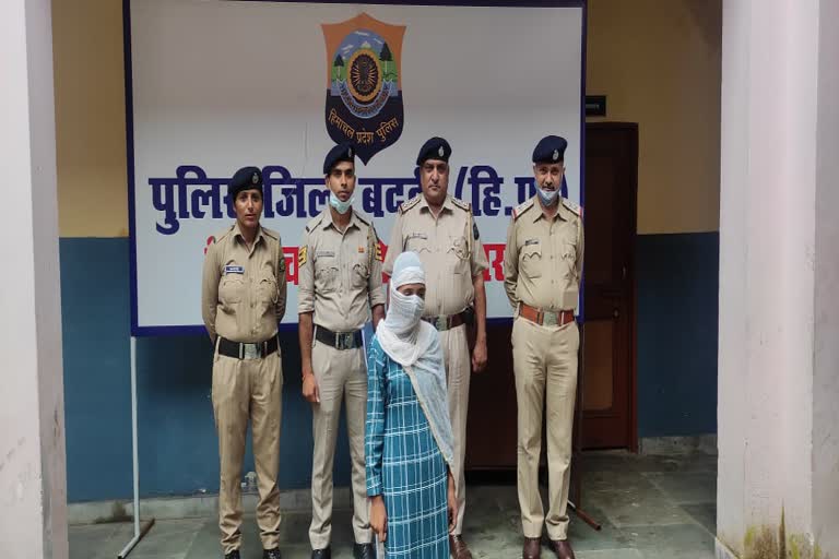 girl-arrested-for-threatening-people-by-wearing-fake-uniform-of-himachal-police