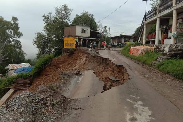 heavy landslide in solan on kunihar shimla road