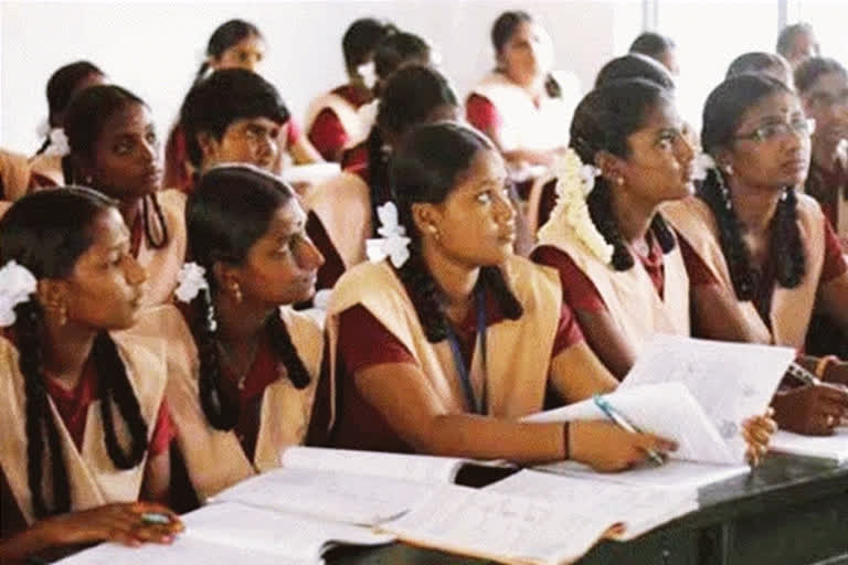 School reopened  Tamilnadu school reopened  Chennai corporation school  Schools in Chennai  சென்னை மாநகராட்சி பள்ளிகள்  பள்ளிகள் மீண்டும் திறப்பு  பள்ளிகளுக்கு மாணவர்கள் வருகை  தமிழ்நாட்டில் மீண்டும் பள்ளிகள் திறப்பு