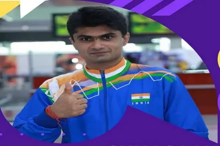 suhas-yathiraj-finishes-badminton-with-silver