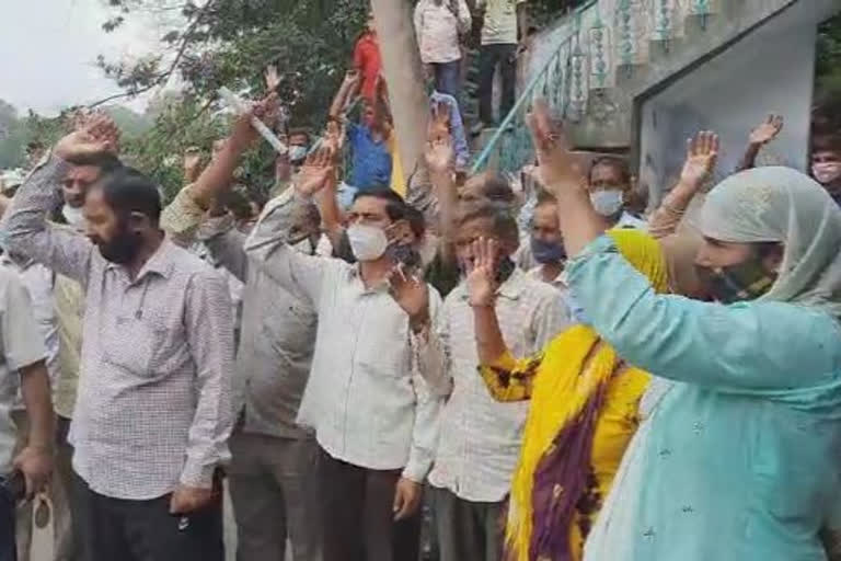 udhampur: labor unions protest against inflation