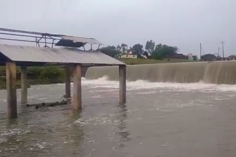 Heavy rains in Ahmednagar