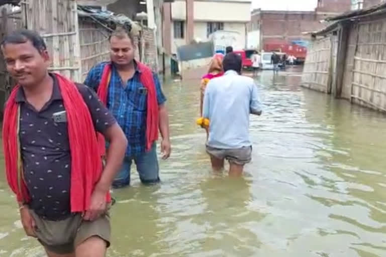 سیلاب متاثرہ علاقوں کا دورہ