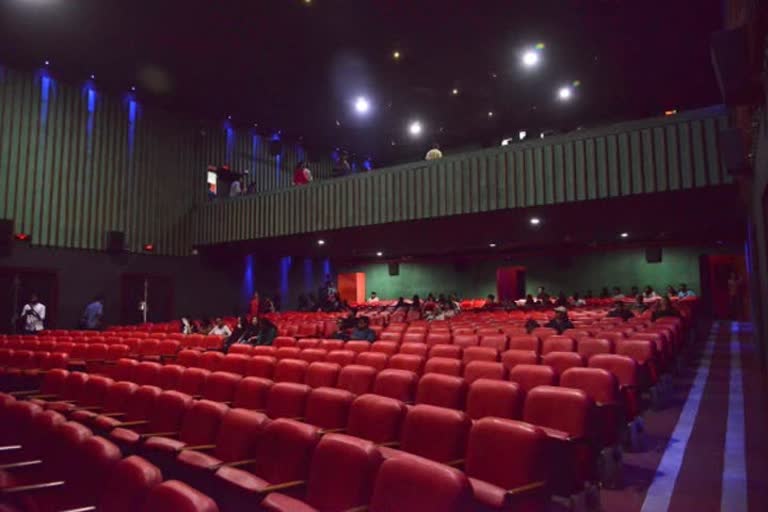 Srinagar set to get first multiplex multiplex cinema coming up in kashmir Cinema Hall Jammu and Kashmir Srinagar Theatre article 370 cinema hall kashmir first multiplex in Srinagar Broadway theatre Badami Bagh Cantonment area Regal, Palladium VIJAY DHAR ആദ്യത്തെ മൾട്ടിപ്ലക്‌സ് തീയേറ്റർ ആദ്യത്തെ മൾട്ടിപ്ലക്‌സ് തീയറ്റർ ബദാമി ബാഗ് കന്റോൺ‌മെന്റ് പ്രമുഖ വ്യവസായി വിജയ് ധാർ