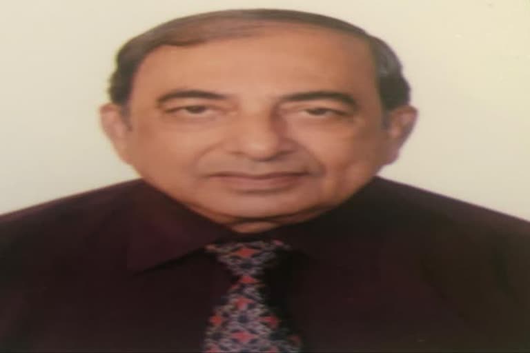 famous dr ajit chikhlikar died due to covid 19 at mumbai