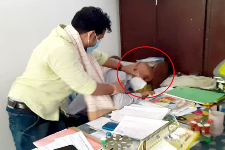 student beaten up principal for stopping copying in exam