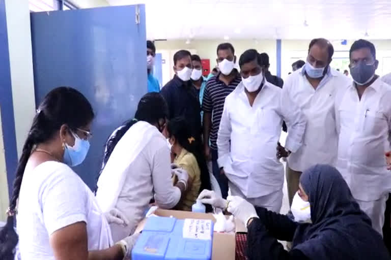 mla mahipal visited vaccine centers in sangareddy