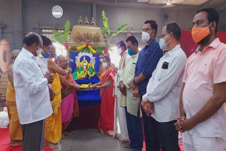 yadadri laksha pusparchana, yadadri narasimha swamy temple  