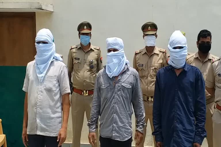 varanasi police arrested three robbers
